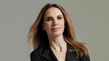 Venezia 2025, Emanuela Fanelli: «Sono e resto una comica, sarò solenne ma ironica. Invidie? Se ci sono non me ne accorgo»
