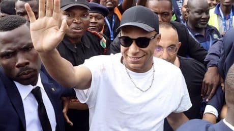 El PSG contraataca y reclama 98 millones a Mbappé