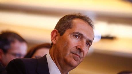 En sifflant la fin de l’aventure SFR, Drahi secoue les télécoms français