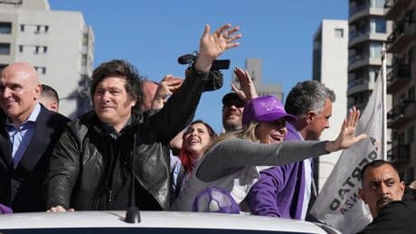 Bei Wahlkampfveranstaltung - Stein-Attacke auf Argentiniens Präsidenten Milei