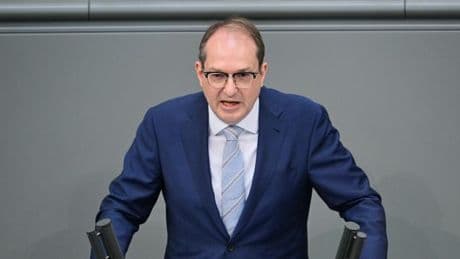 Dobrindts Stolz auf die neuen Zurückweisungen – und dann bricht die Kluft zur SPD auf