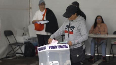 Solo un 13% acude a las urnas en México para elegir jueces y Sheinbaum califica la elección de "éxito"