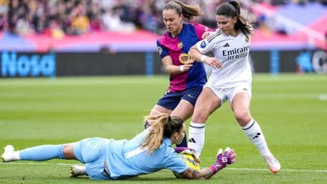 Ewa Pajor, Lice Chamorro y Signe Bruun, nominadas por la Liga F