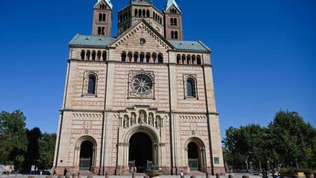 Teil eines Forschungsprojekts: Bistum Speyer kommentiert Studie über sexuellen Missbrauch