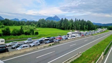 45 Kilometer Pfingst-Stau auf Österreichs Tauernautobahn