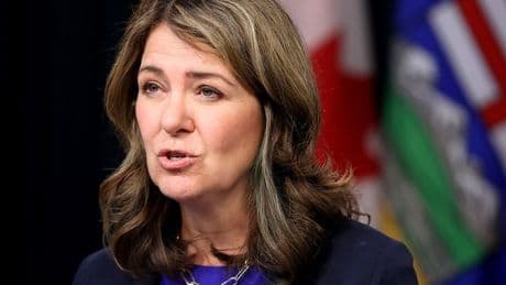 Danielle Smith says she won't muzzle UCP caucus as referendum talk heats up