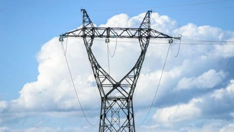 Côte d’Azur : vigilance renforcée après les sabotages électriques, un pylône menaçant de tomber en cours de stabilisation