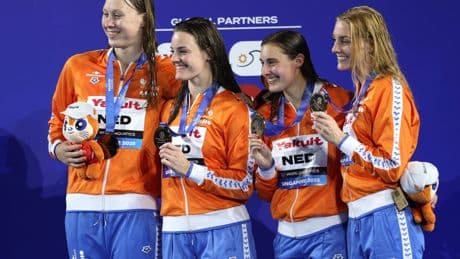 Meteen Nederlands succes bij WK zwemmen: estafettevrouwen naar brons op 4x100 meter vrij