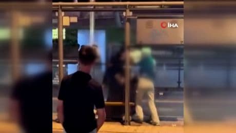 Genç kızların kavgası kameraya yansıdı