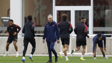 La tregua de Caparrós y los siete duelos que marcan el futuro del Sevilla