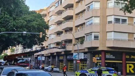 Una niña de 8 años muere al precipitarse desde la azotea de su edificio
