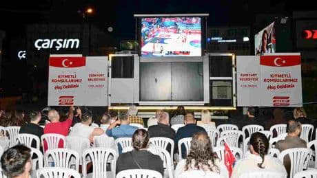 Esenyurt’ta yarı final coşkusu: 12 Dev Adam finalde!