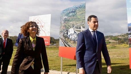 El 'CIS andaluz' hunde el efecto Montero: empeora los resultados de Espadas y Moreno afianza su mayoría absoluta