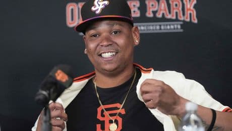 Rafael Devers will play first base for Giants after Red Sox refusal