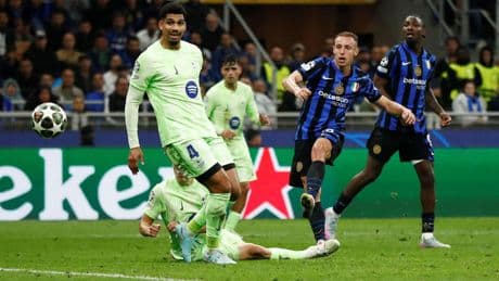 El desastre final de Araújo con el Barça: entró para defender y regaló dos goles al Inter