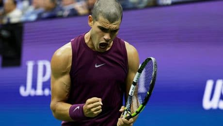 Alcaraz bate a Opelka en su estreno en el US Open