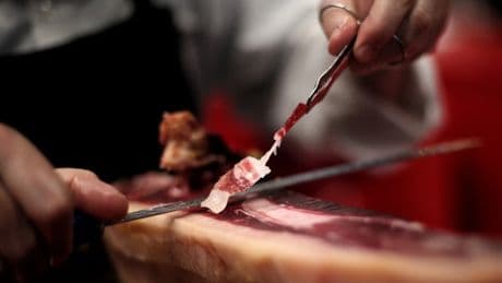 El cambio en la calidad de Guijuelo desata la guerra del jamón ibérico