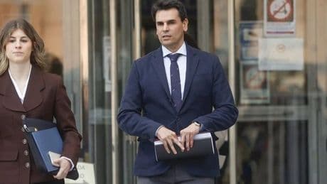 La jueza procesa al novio de Ayuso por fraude fiscal y falsificación de documentos