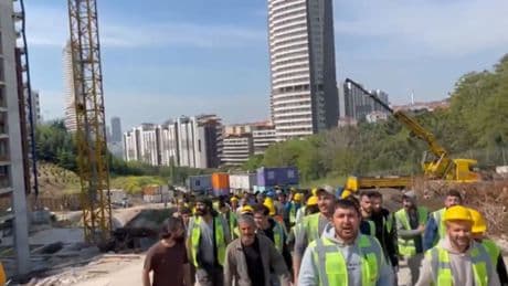 İşçilerden Emlak Konut şantiyesindeki kötü koşullara karşı eylem