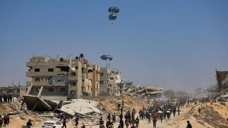 «Inefficace et dangereux», «effet de communication»... Le largage d’aide humanitaire à Gaza par la France décrié par les ONG