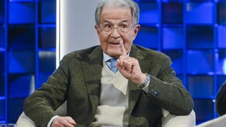 Prodi afflitto per l’Ue: il padre dell’unanimità ora vuole rottamarla con un referendum