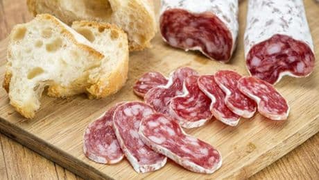 Alerta alimentaria en España: ordenan retirar de inmediato este popular fuet en España y piden que no se consuma