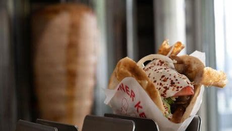 Döner-Streik bei Birtat : Beschäftigte kämpfen um faire Löhne und transparente Entgelte