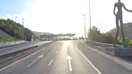 Detienen cerca de Alonsotegi a un miembro de un grupo itinerante especializado en robos en empresas