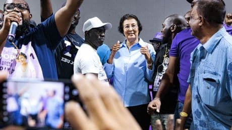 Zes politieke partijen in Suriname zetten handtekening onder regeerakkoord