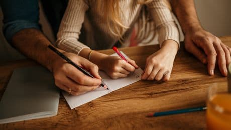 Call it 'The Grateful Divide.' Parents are split on thank-you notes.