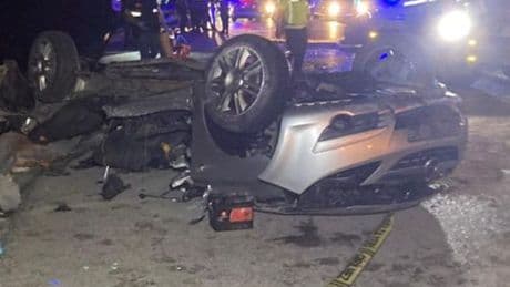 Otomobiller kafa kafaya çarpıştı: 3 ölü, 2 yaralı