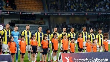 Fenerbahçe'ye 2 yıldızından kötü haber!
