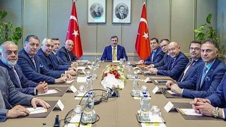 Cumhurbaşkanı Yardımcısı Cevdet Yılmaz, ATO ve TASD yönetimini kabul etti