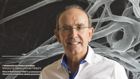 Eduardo Anitua: “Cuidar la salud oral y la respiración prolonga la vida en buen estado”