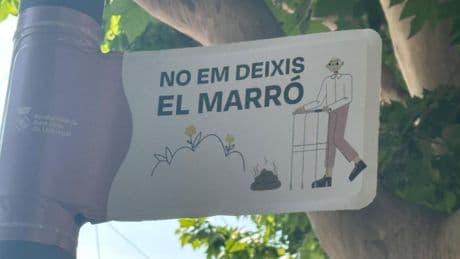 “No me dejes el marrón”, la campaña contra los orines y las heces de perros de Sant Feliu de Llobregat