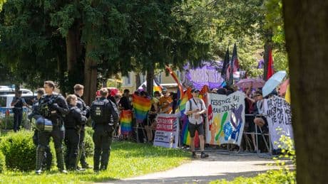 CSD in Bautzen: Queere Community beim CSD in Bautzen - Gegenproteste
