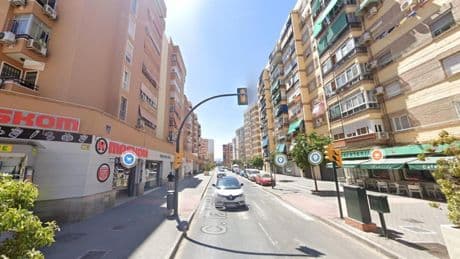 Hallan el cuerpo sin vida de un hombre sin hogar en calle La Unión de Málaga capital