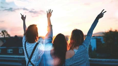 Studium: Frauen schließen laut Statistik ihr Studium früher ab als Männer