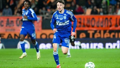 Ligue 2 : Bastia s'amuse face à Laval et rêve de barrages