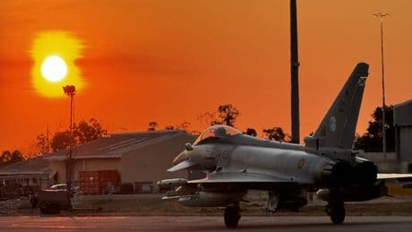 Los Eurofighter españoles interceptan tres aviones militares rusos en el Báltico en su primer mes en Lituania