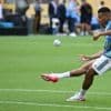 PSG - Real Madrid. Kylian Mbappé a tiré dans la tête d’un officiel de la FIFA lors de l’échauffement