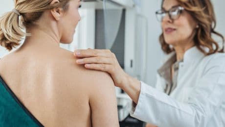 Les effets spectaculaires d’un médicament ciblé dans le cancer du sein triple négatif