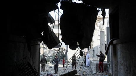 Les bombardements israéliens et l'aide humanitaire «ridiculement insuffisante» forcent les Gazaouis à fuir
