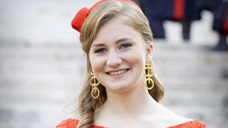El verano de la princesa Isabel de Bélgica: de prácticas y expectantes de Donald Trump