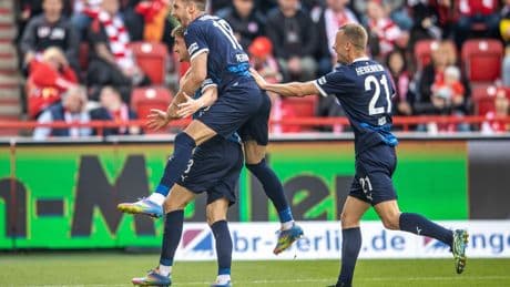 Fußball-Bundesliga: 3:0 bei Union: Heidenheim hat Relegationsplatz sicher