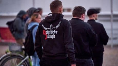 Rechtsextremismus in Schulen: Wie Lehrermangel die Lage verschärft