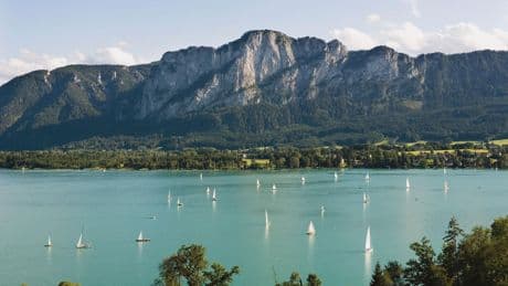 Mondsee: Eine Frau erbte einen größten Seen Österreichs – nun kündigt sie allen Pächtern