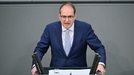 Innenminister Alexander Dobrindt - „Illegale Migration gefährdet Stabilität“