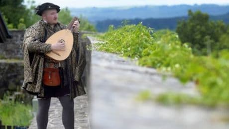 Visitors to Linlithgow Palace live Renaissance music and discover the world of embroidery this summer