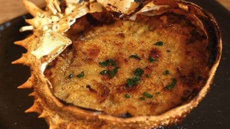 Caprichos del mar para darse un gran homenaje: del bogavante a la brasa a la ensaladilla de gamba blanca